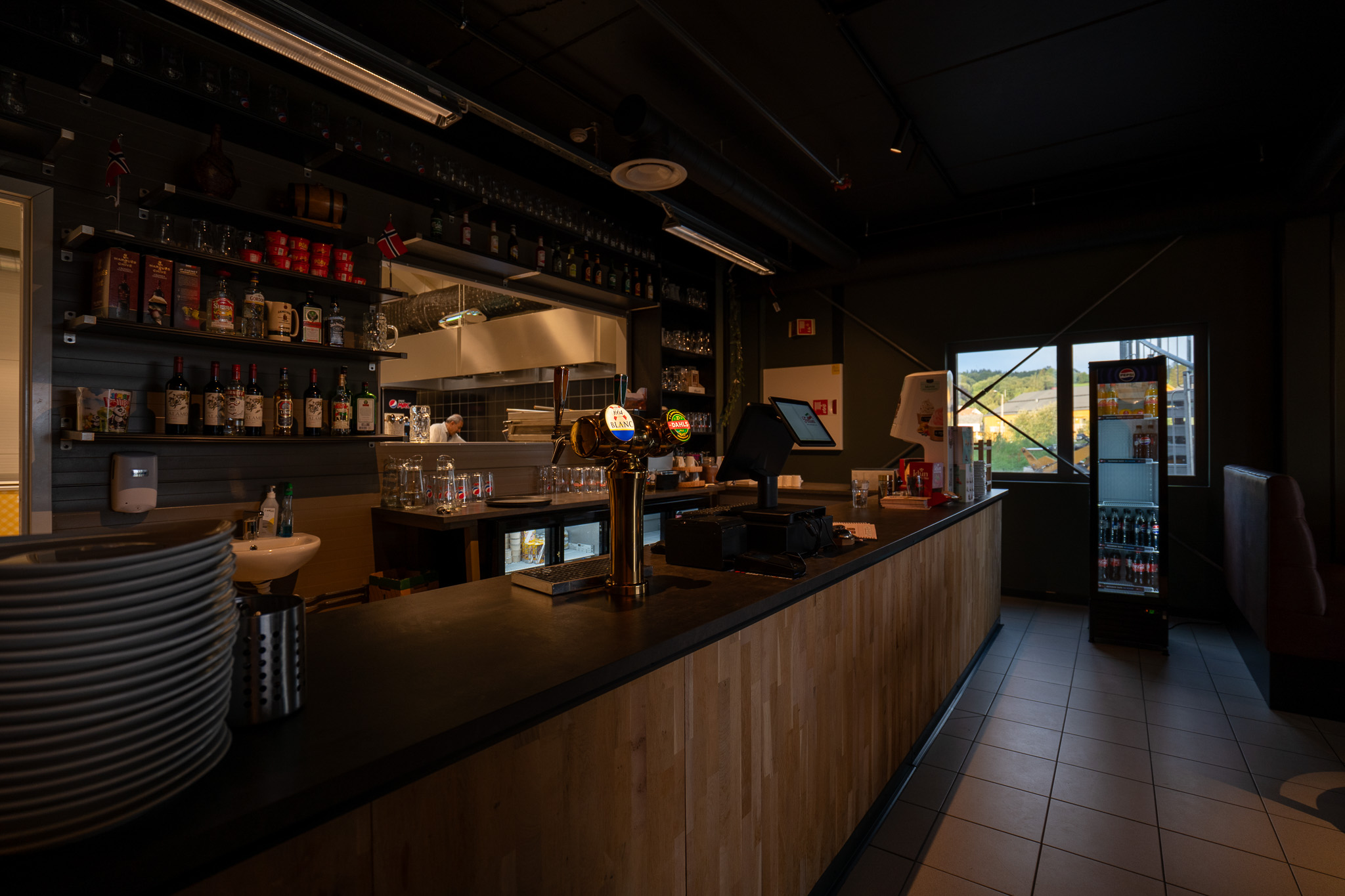 Baren og det lune restaurantinteriøret
